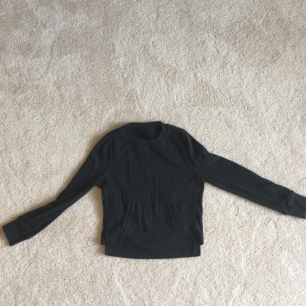 GENTLY WORN LULULEMON PULLOVER